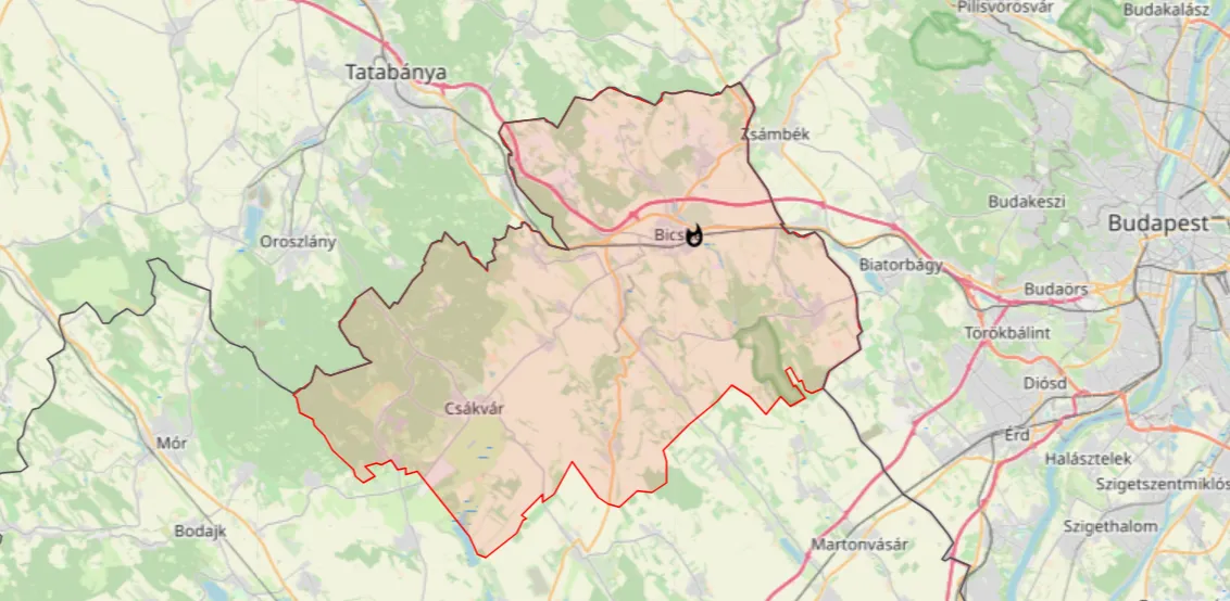 Tűzben áll egy ház melléképülete