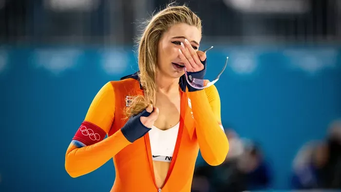 Üzent kritikusainak a téli olimpia szuperszexi jégkirálynője