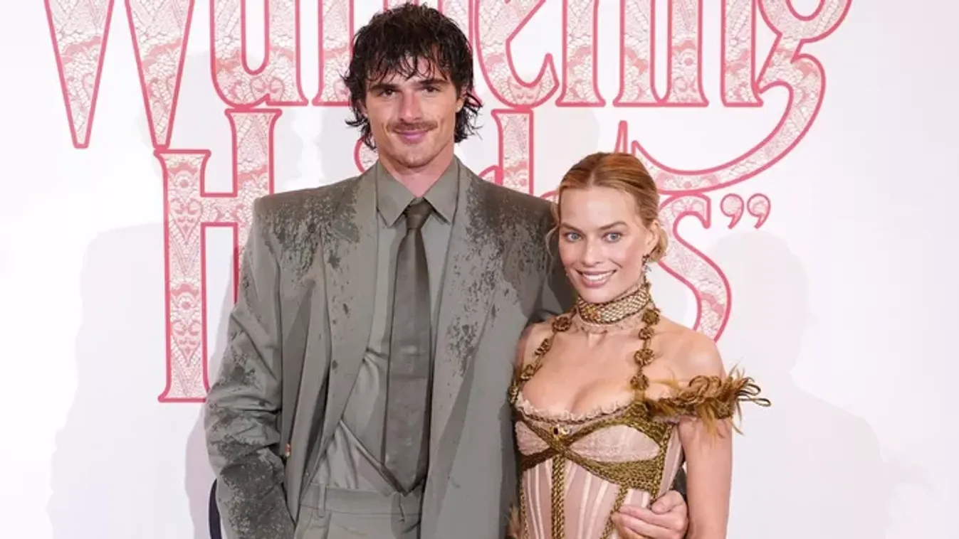 Könnyek és dráma a vörös szőnyegen: így omlottak össze a hazai sztárok az Üvöltő Szelek premierjén – Galéria