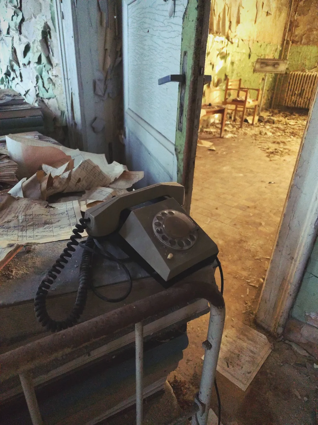 Régi, tárcsás telefon.