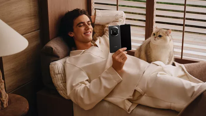 Megérkezett Magyarországra a Huawei legújabb hajlítható okostelefonja