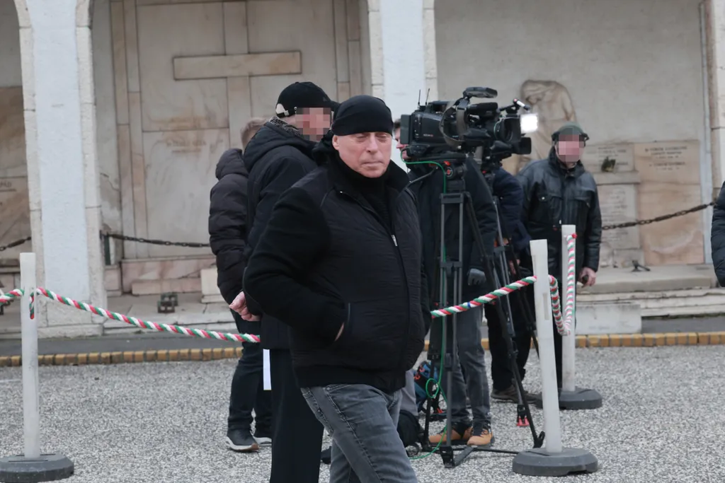 DJ Dominique is lerótta kegyeletét