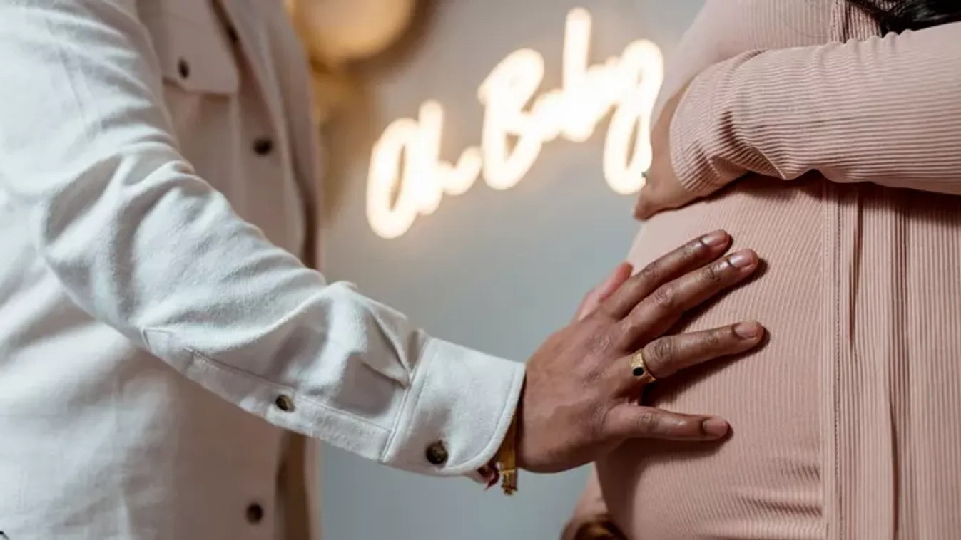 "Hétgyermekes anya vagyok, miután 50 évesen hármasikreket szültem"