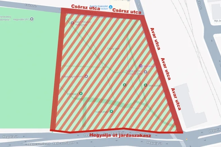 Bomba hatástalanítás miatt zár le egy területet a rendőrség.