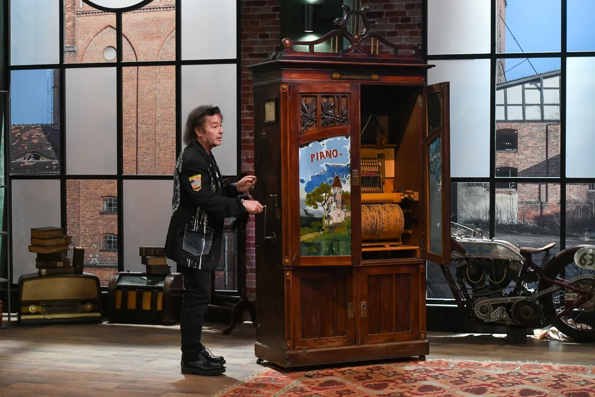 Szikora Róbert zenegépe nem került eladásra