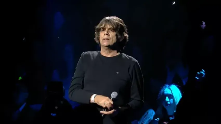 Takáts Tamás óriási sikert aratott a Háborúellenes Gyűlésen