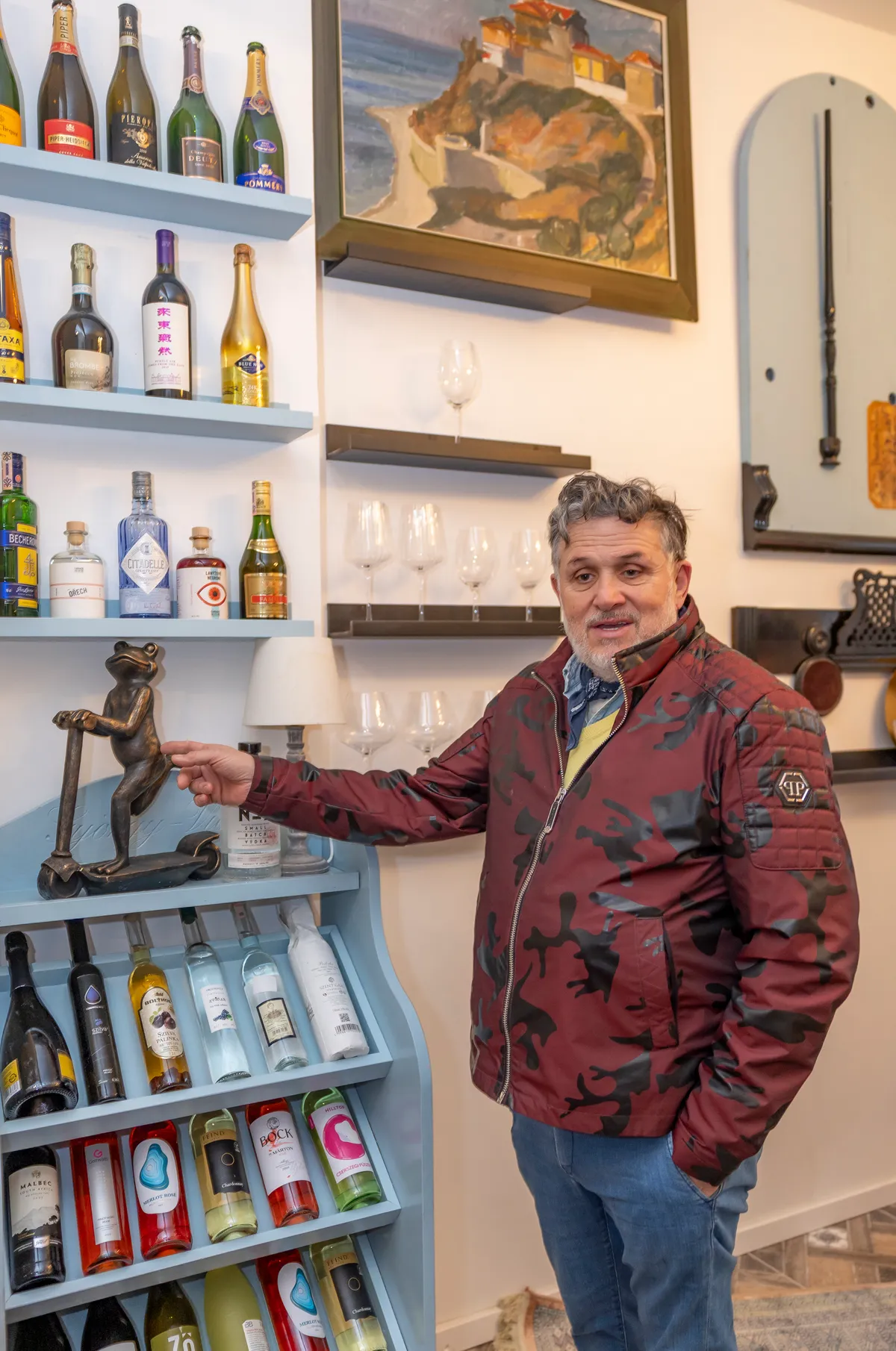 Galambos Lajos fia nagyon fél a békáktól, ezért vásárolt neki egy békás szobrot