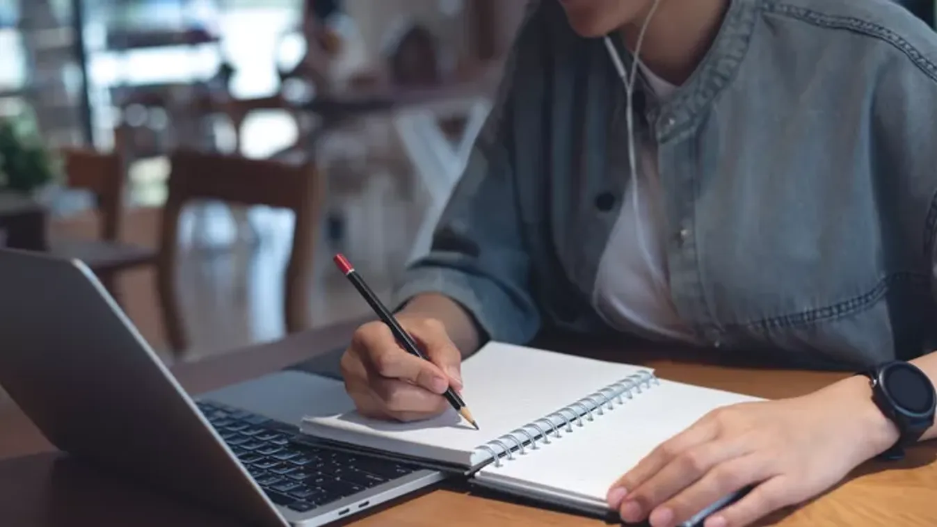 Az agyuk akár egy szivacs: ezek a csillagjegyek fénysebességgel tanulnak