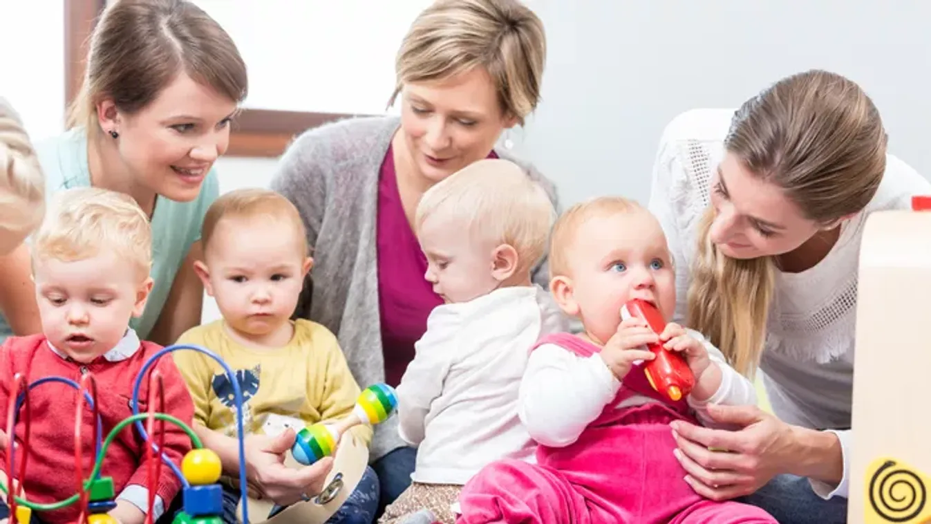 Anya anyabarátot keres