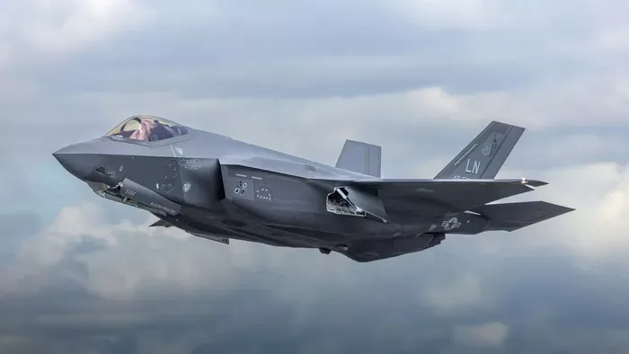 Lezuhant egy repülőgép, a pilóta azonnal szörnyethalt