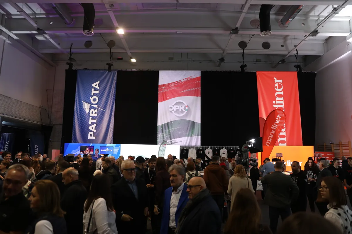 2025. 02. 07. DÁP, HEGY, háborúellenes gyűlés, szombathely, tömeg