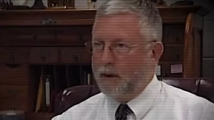 Rejtélyes halálesetek: hipnózis végzett a diákokkal?