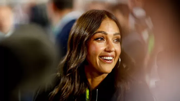 Jessica Alba hivatalosan is elvált férjétől