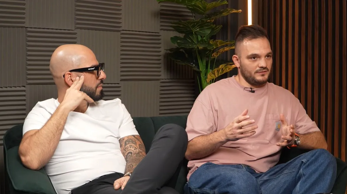 Harcsa Norbert csak nevet a baloldali trollok rohamán