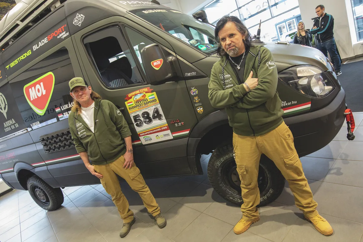 Tankcsapda koncert Bamako: Lukács Laci és Fejes Tomi csak egymásra számíthatnak a sivatagban.