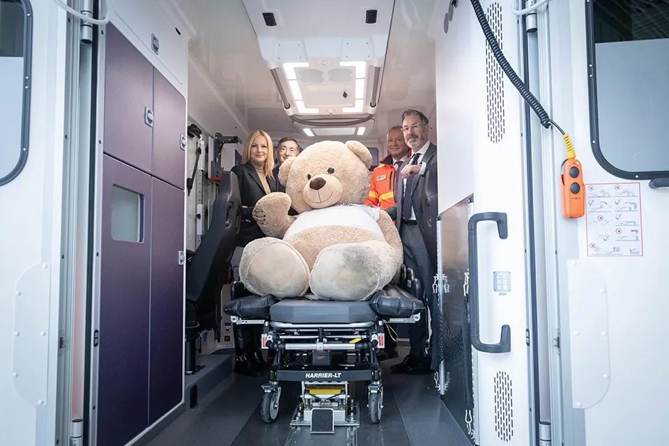 2026.02.12
Mészáros Csoport
Egy mentőautó ünnepélyes átadója.