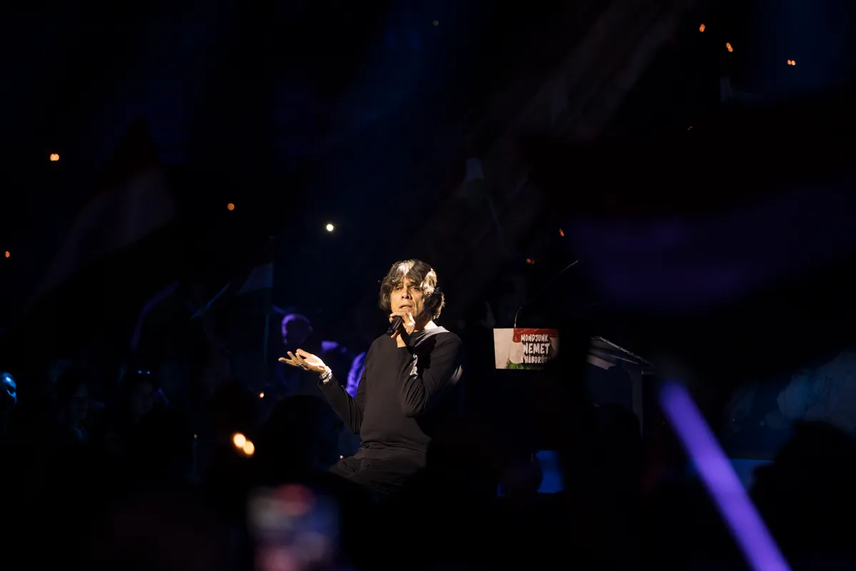 Takáts Tamás lenyűgözően énekelte a Karthago dalát.