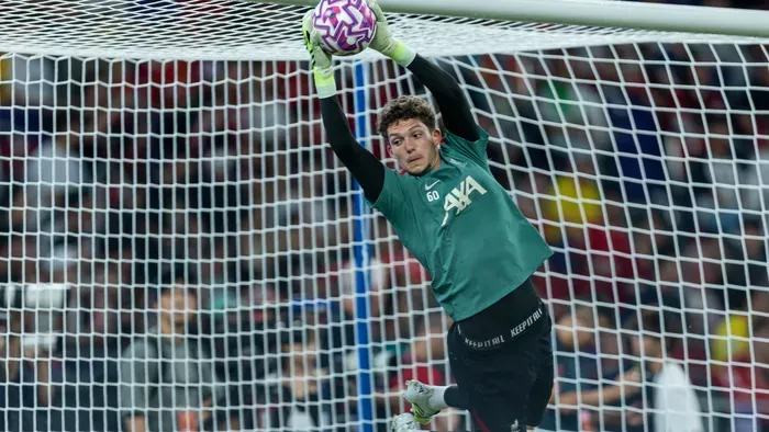 Négy fotóval jelentette be a hírt a Liverpool Pécsi Árminról