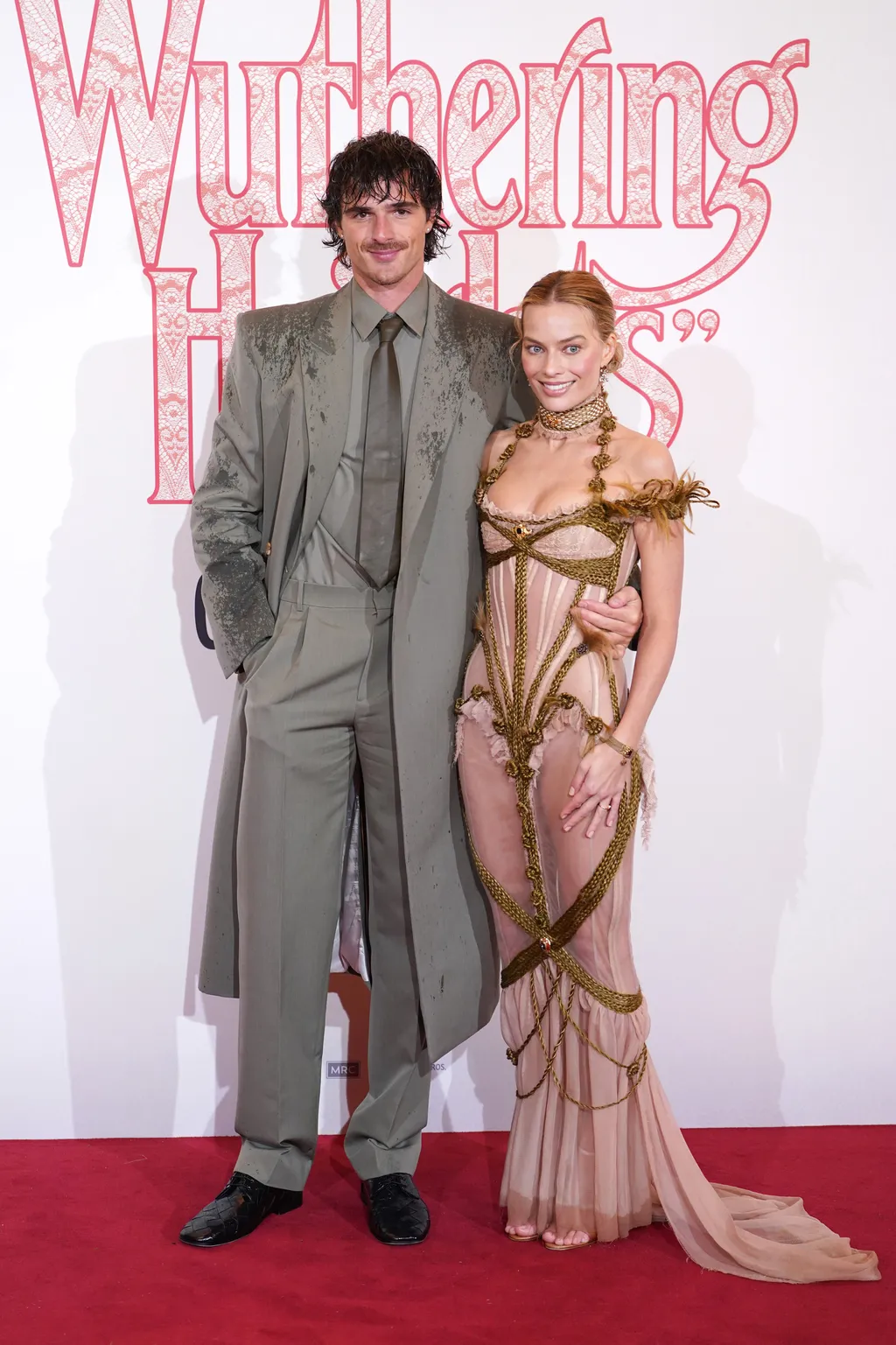 Margot Robbie Üvöltő szelek című új filmjében Jacob Elordi-val játszik együtt