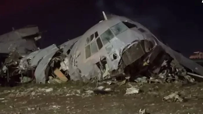 Pénzszállító gép zuhant le, lopni próbáltak a tragédia után