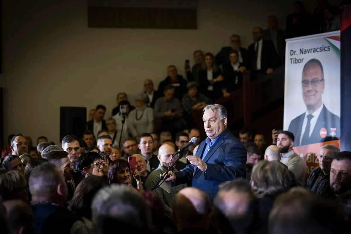 Orbán Viktor miniszterelnök beszédet mond országjárásának sümegi állomásán 2026. február 17-én