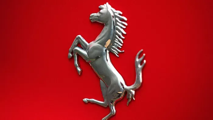 Ilyen lesz beleülni: leleplezték az első elektromos Ferrarit