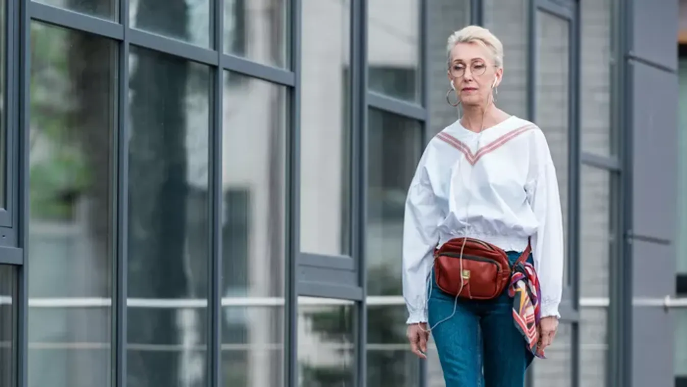 Tavaszi felsők 50 felett – Ezekkel a darabokkal kombináld a kedvenc régi farmeredet