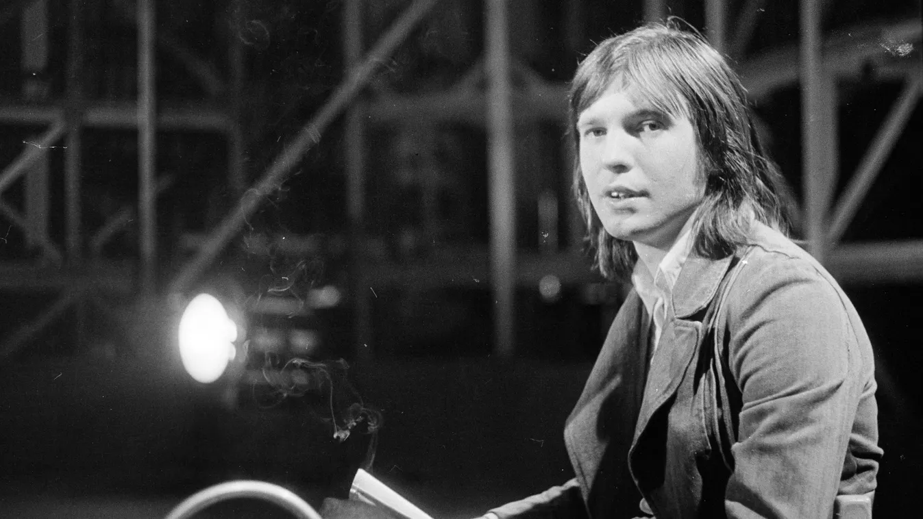 Nagy zenei retró kvíz: felismered Balázs Fecó legnagyobb slágereit pár sor alapján?