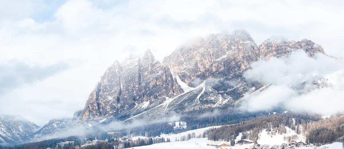  Cortina d'Ampezzo havas látképe. 