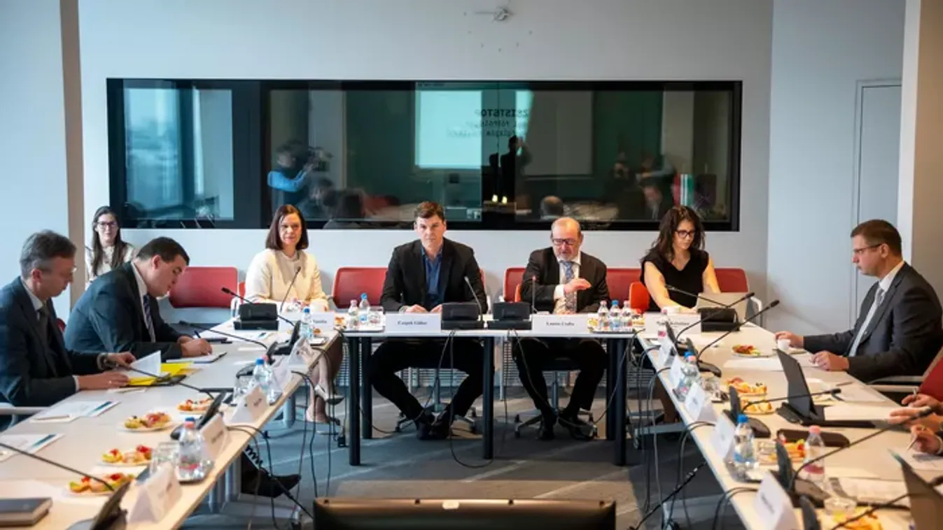 A nyugdíjasoknak segít a januári rezsistop