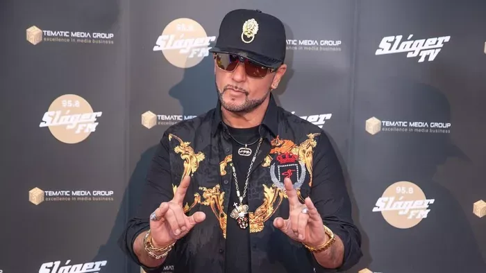 Kínos baki csúszott Kozso titkos lánykérésébe