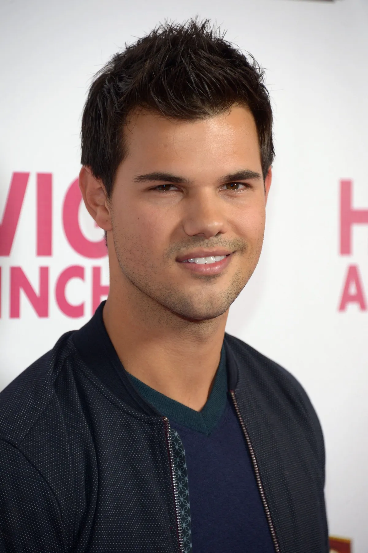 Édesapa lesz Taylor Lautner, az Instagramon jelentették be feleségével