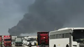 Becsapódó rakéták, dróntámadások, lángoló épületek: megrázó videók a közel-keleti háborúról