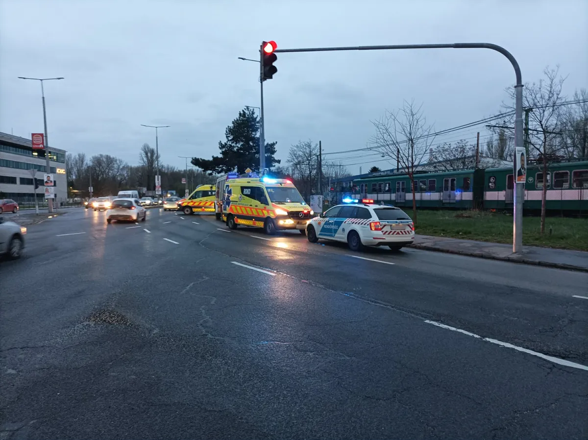 HÉV, átjáró, gázolás, kamasz