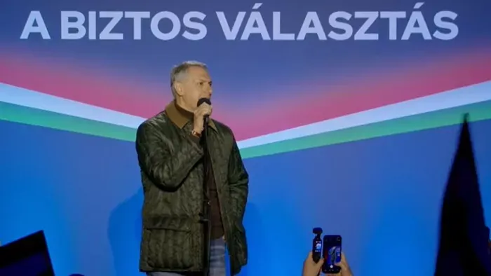 Lázár János: Hallgass az eszedre, szavazz a Fideszre!