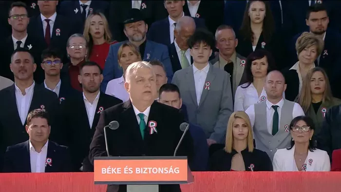 Óriási a tömeg, rengeteg sztár jelent meg a Békemeneten és az ünnepi rendezvényen