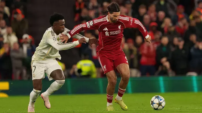 Szoboszlai miatt egymásnak estek a Liverpool-szurkolók