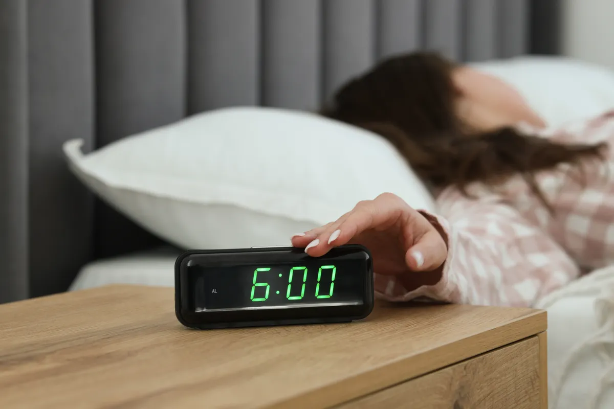 Digitális óra ébresztéshez.