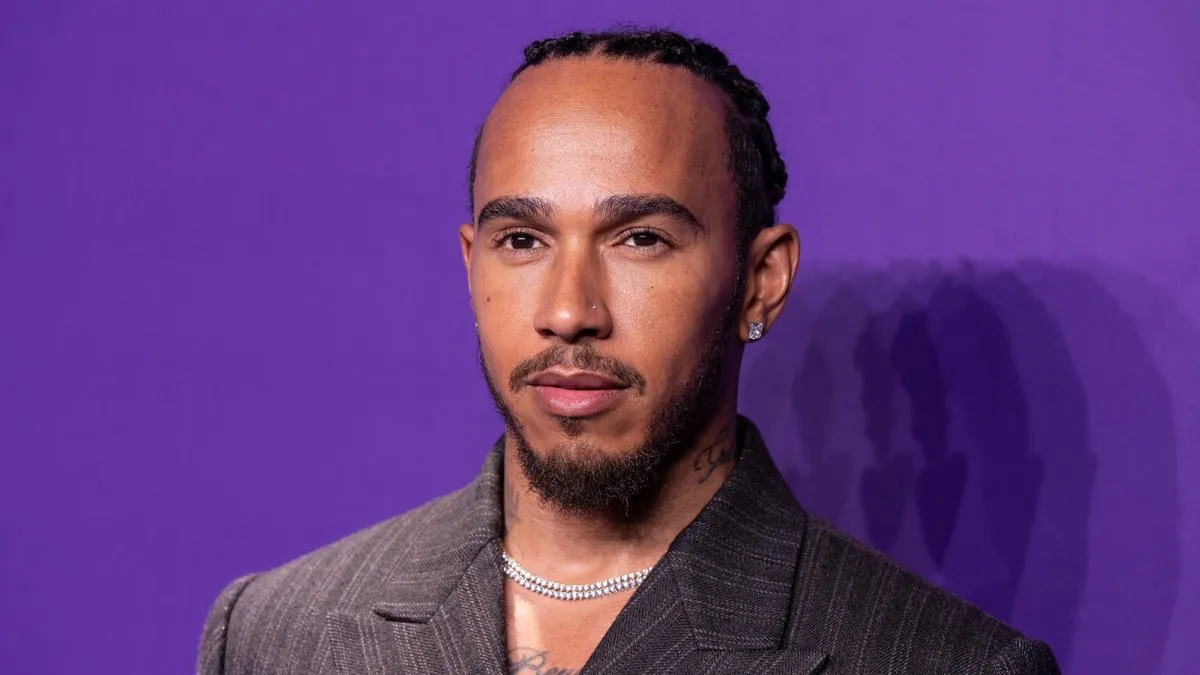 Lewis Hamilton keményen visszavágott kritikusainak.