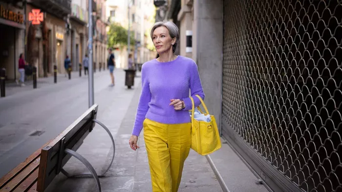 Búcsút intenél a semleges színeknek? Viselj lilát 50 felett