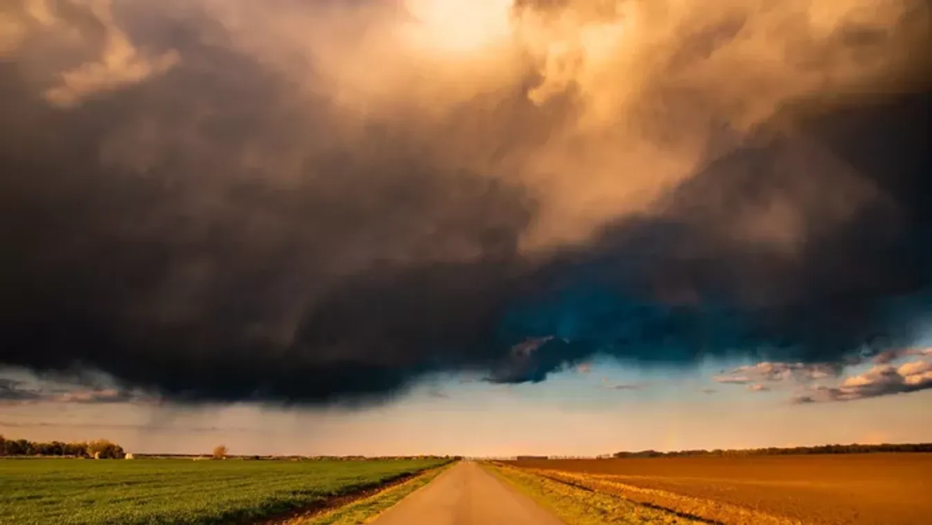 Elképesztő látvány Békésben: szivárvány ölelte körbe a hatalmas viharfelhőt