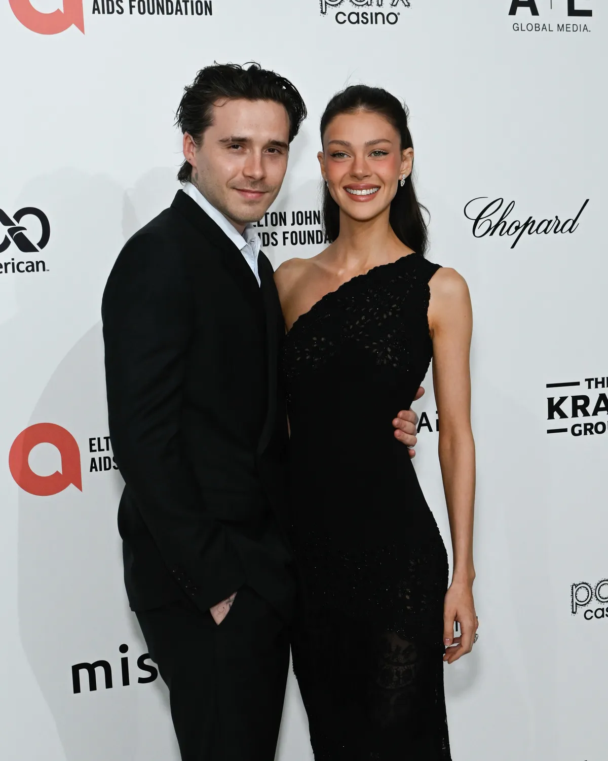 Brooklyn Beckham feleségével, Nicola Peltz-cel Los Angeles-be költözött, amíg a Beckham szülők Angliában élik mindennapjaikat