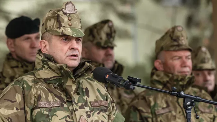 Épségben hazatértek a magyar katonák Irakból