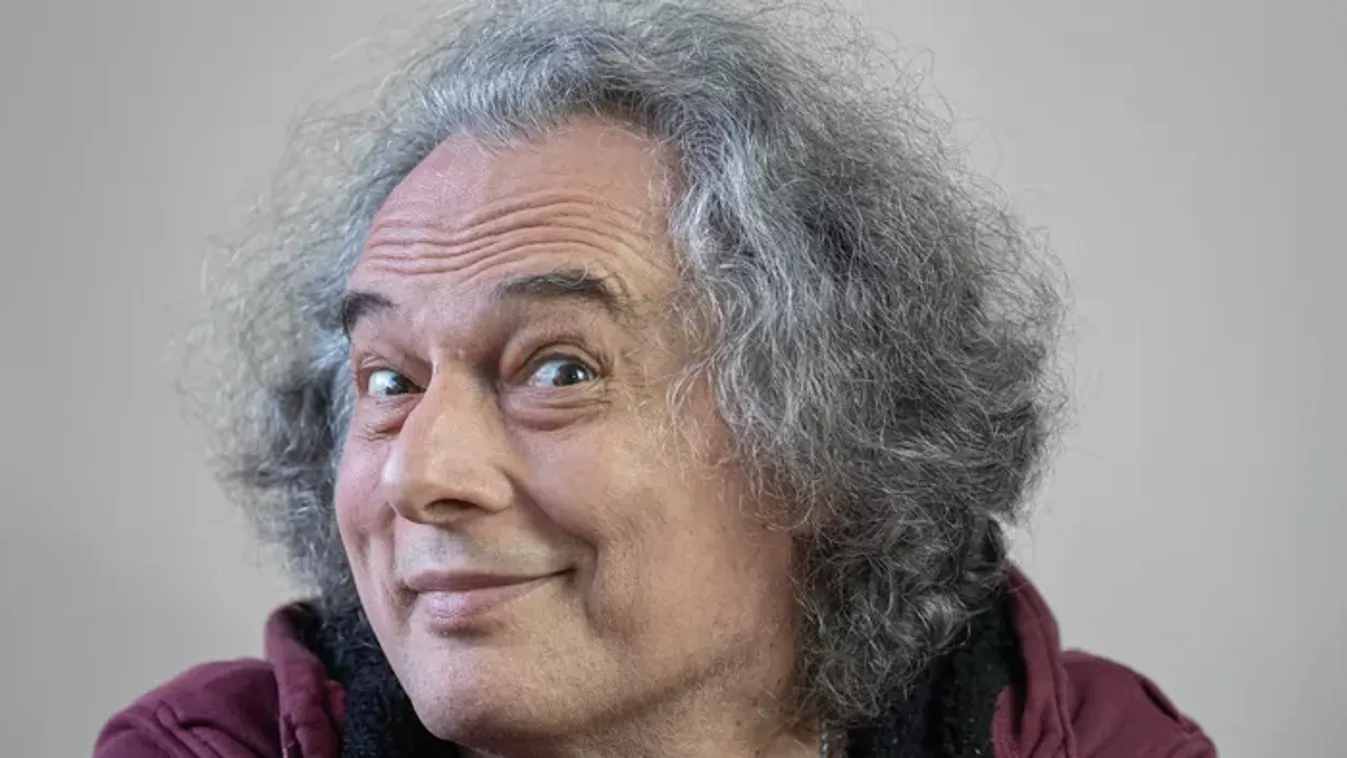 Luxuslakosztályra cserélte a tanyát a magyar nevettető: ide költözött Laár András!