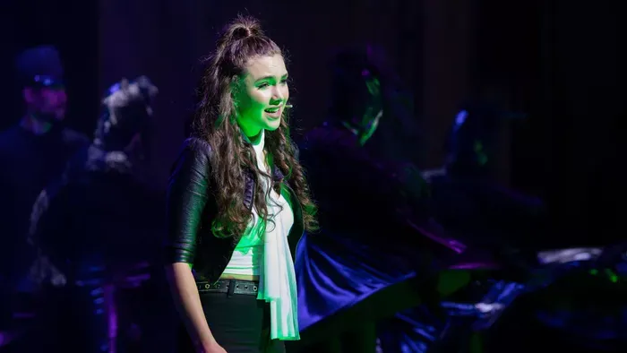 Kóbor Léna bikinis videóval üzent