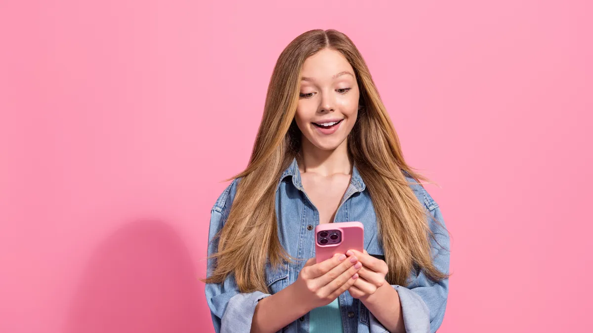 Az Apple életkor-korlátozása alaposan keresztbe tett az iPhone-felhasználóknak