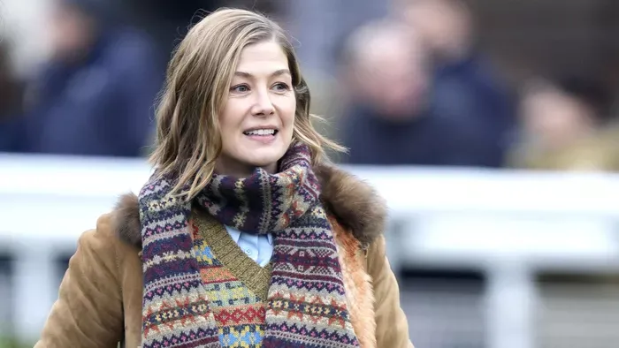 Rosamund Pike egy életre megbánta ezt a szerepét