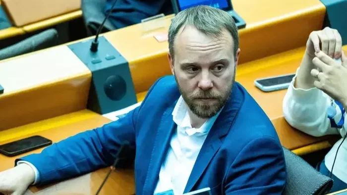 Egy "szegény német" kotyogta ki Magyar Péterék titkát