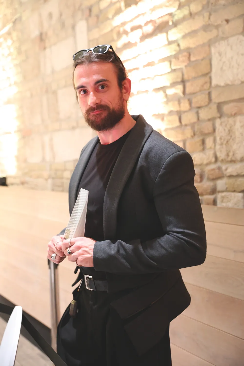 Kádár L. Gellért a legjobb színésznek jró díjat vehette át a Televíziós Újságírók Díj gáláján.