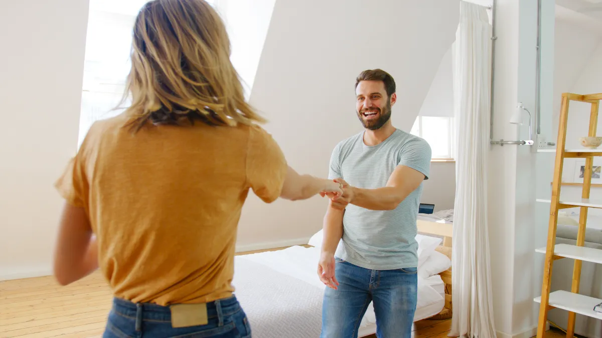 A hosszú kapcsolat titka: egy fiatal pár tagjai külön hálószobába térnek aludni